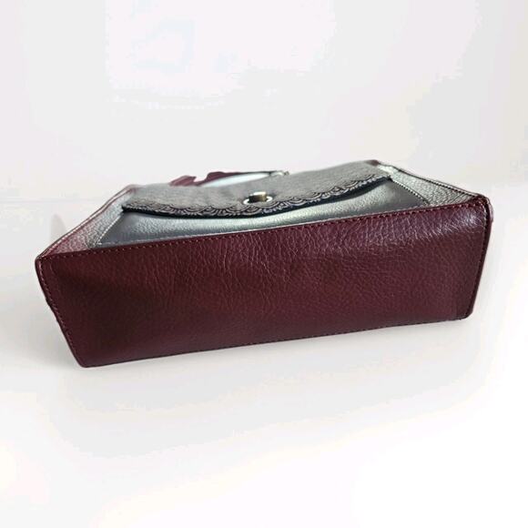 Burgundy BoeJack Design Crossbody Purse w Chain Strap & Pattern - Picture 5 of 10